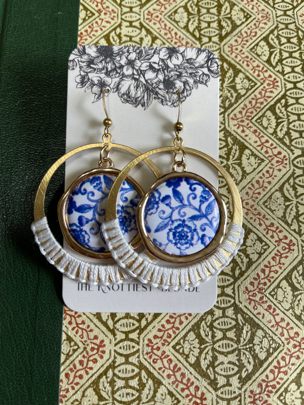 BLUE FLORAL MACRAME EARRINGS