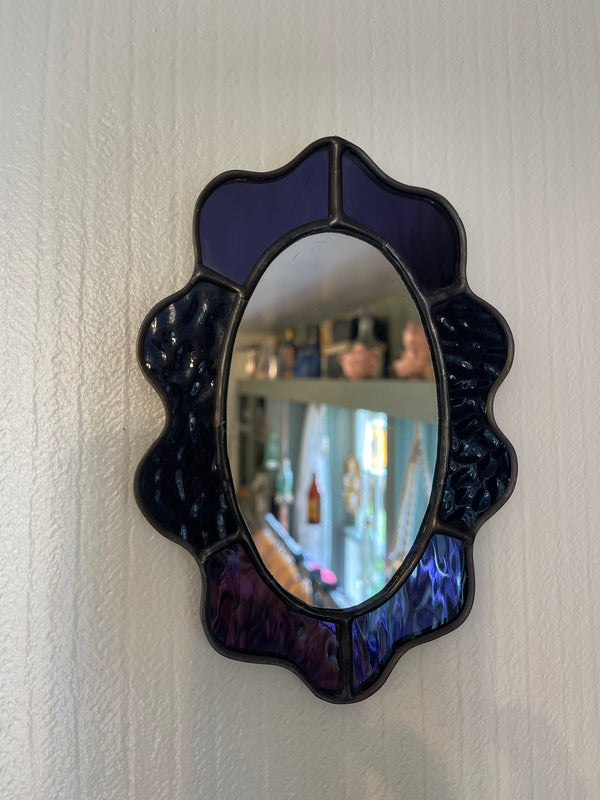 Wavy Mirror Medium